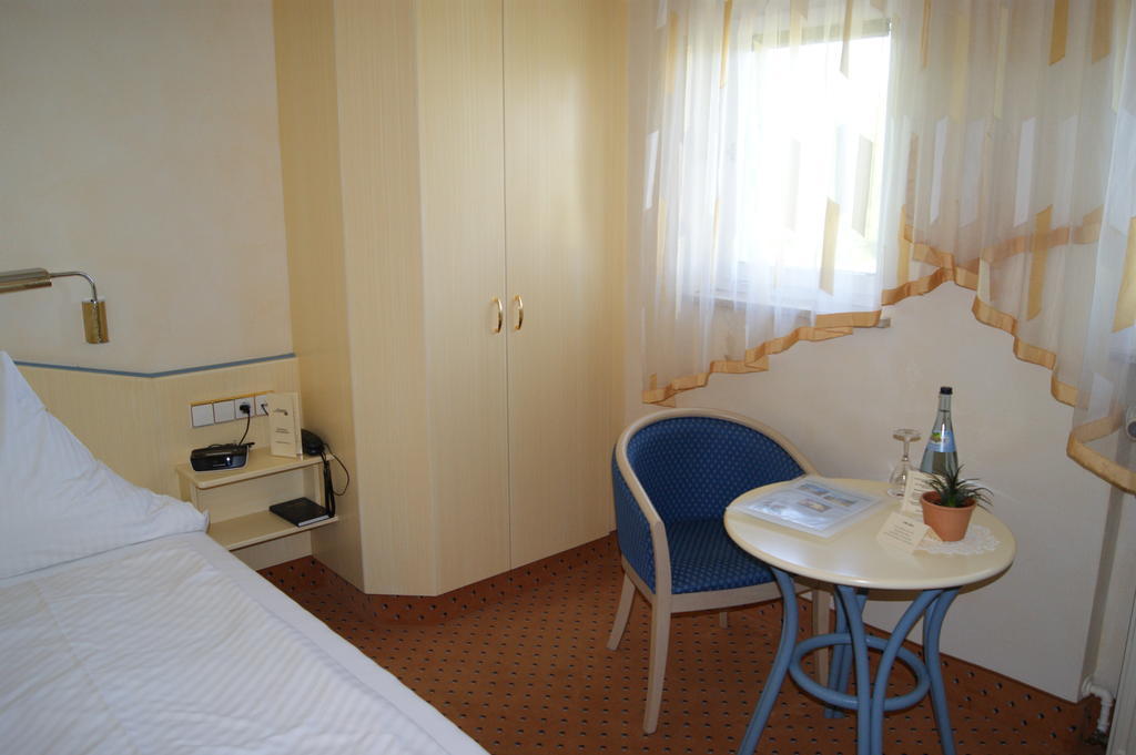 Hotel-Restaurant Schwedi Langenargen Oda fotoğraf