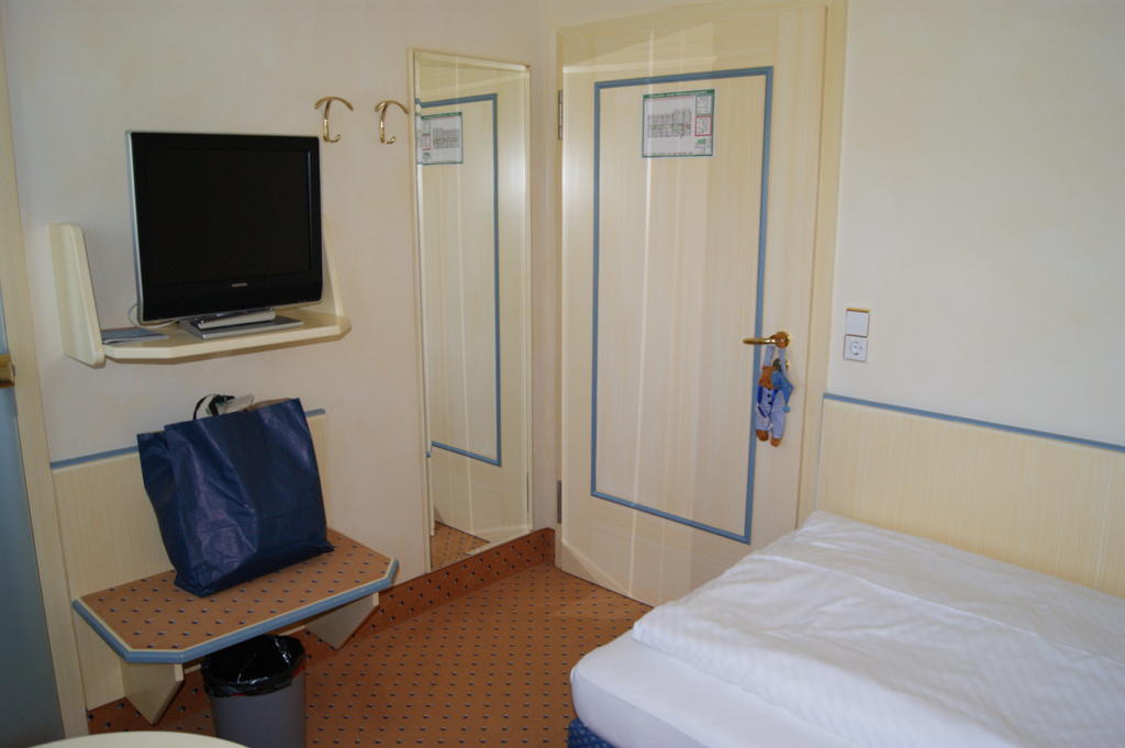 Hotel-Restaurant Schwedi Langenargen Oda fotoğraf